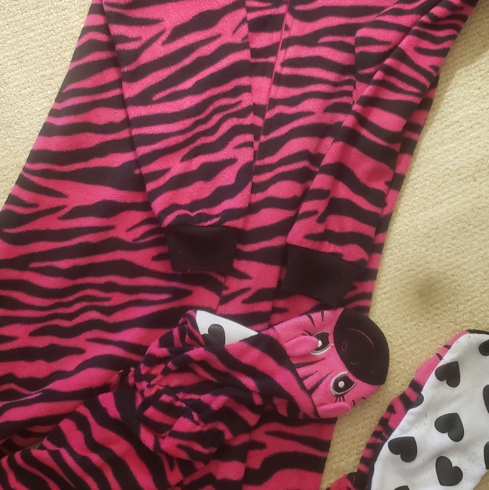 Girls 7/8 Footed pajamas